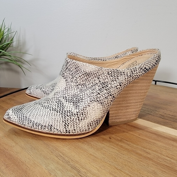 Beast Fashion Snakeskin Print Western Mule Booties Size 6 - Picture 4 of 17